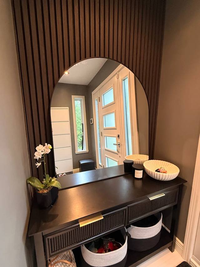 Entrée et miroir arche